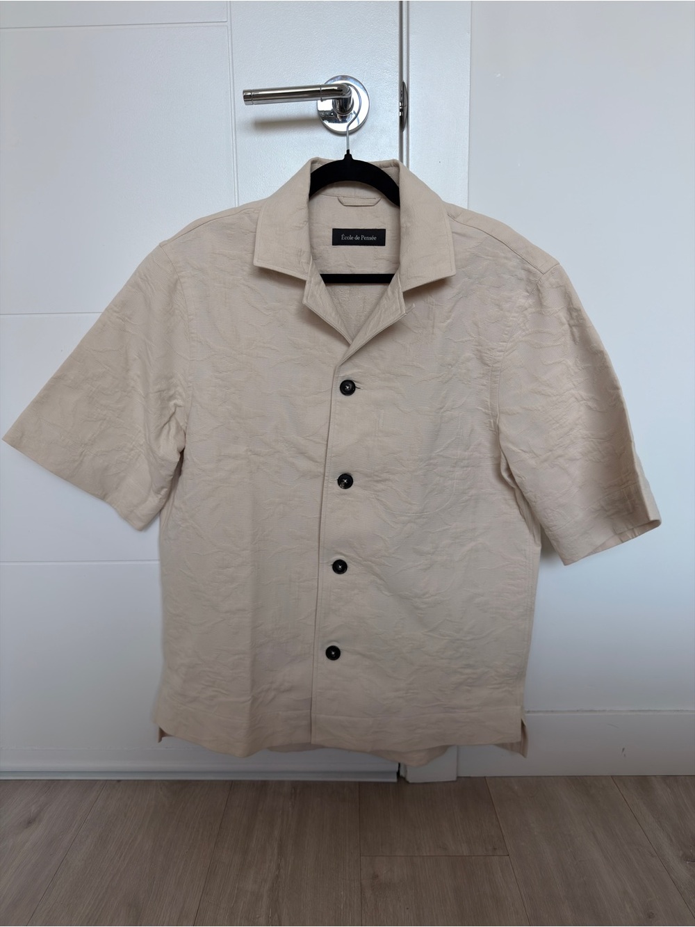 École de Pensée Men's Cream Short-Sleeve Button Down Shirt